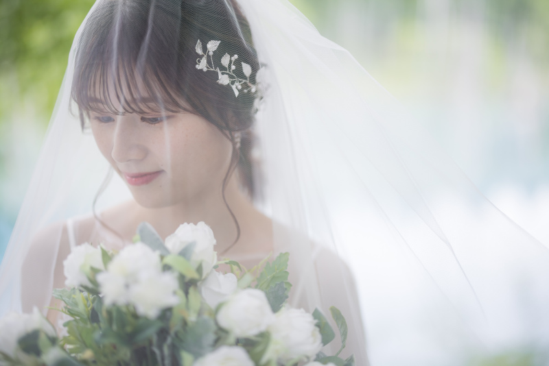 大自然で撮影する美しい花嫁写真