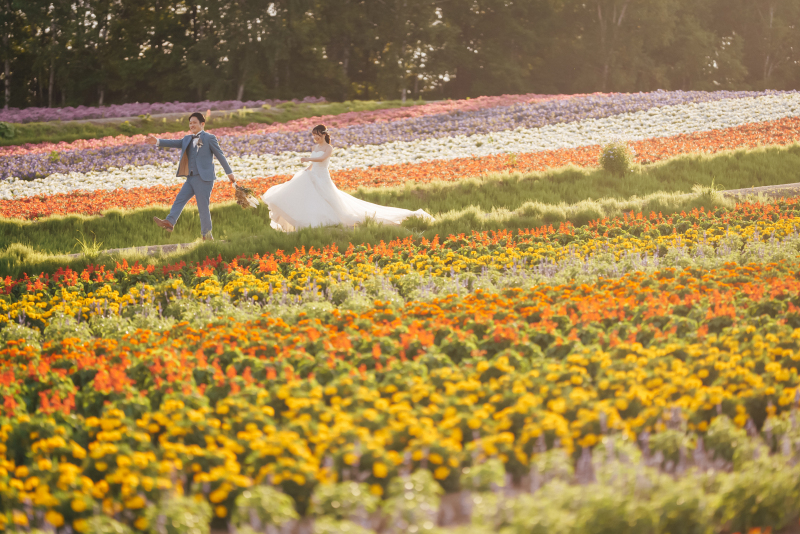 【8月末まで基本料金半額！】富良野リゾートフォトウエディング（出張費＋洋装1着＋新婦ヘアメイク＋全データ）