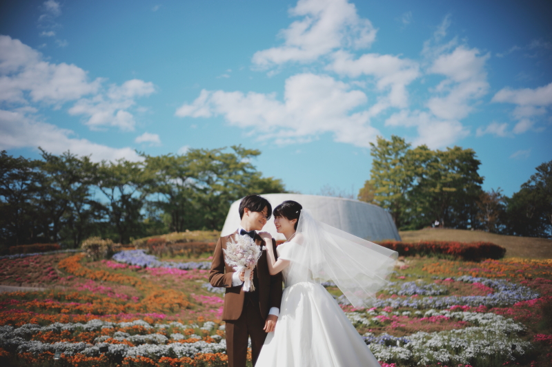 洋装は季節のお花で!