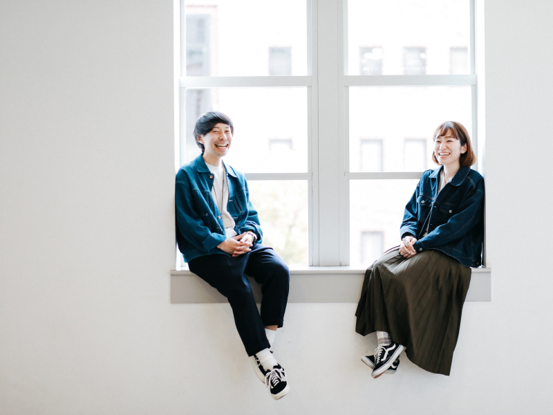 婚約記念の想い出に! 服装や小物でリンクコーデも◎