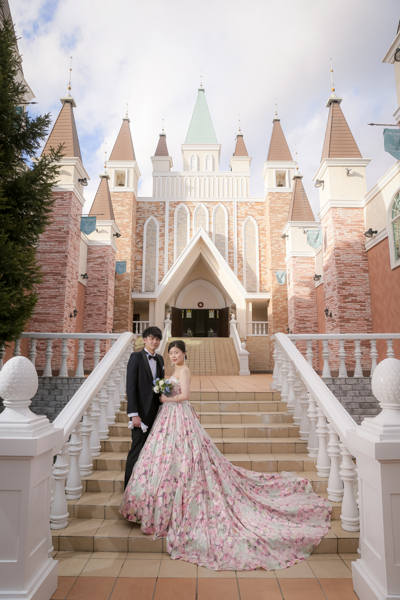 大聖堂を彩るステンドグラスが魅力｜アーリー迎賓館