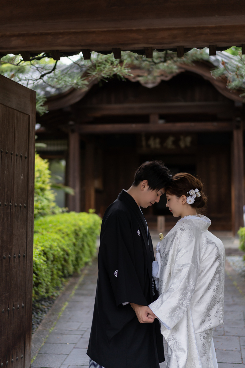 おでこを合わせて