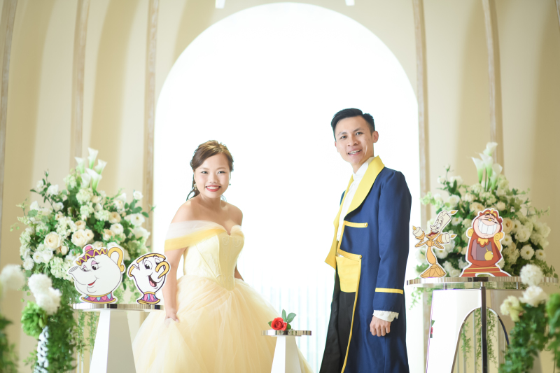 キャラクターに囲まれて