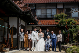 ラヴィファクトリー名古屋店_大切な家族との記念写真＜Family wedding＞