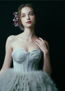 新作衣装コレクション〈Esme (GR)〉