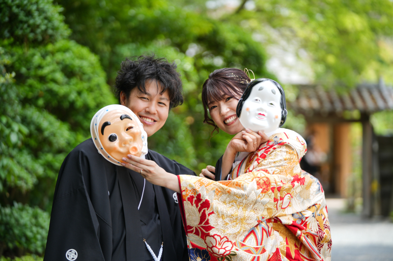 お面を使って…！