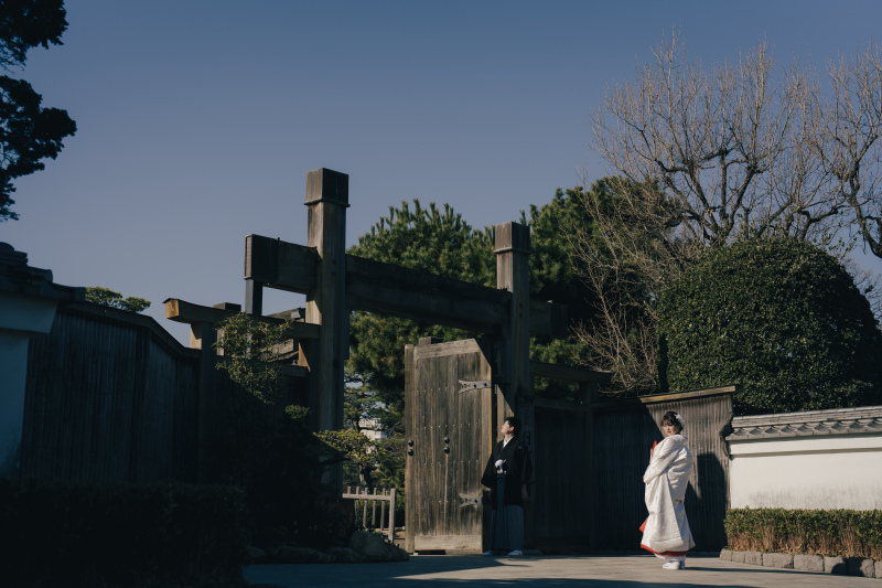 立派な門構えと一緒に