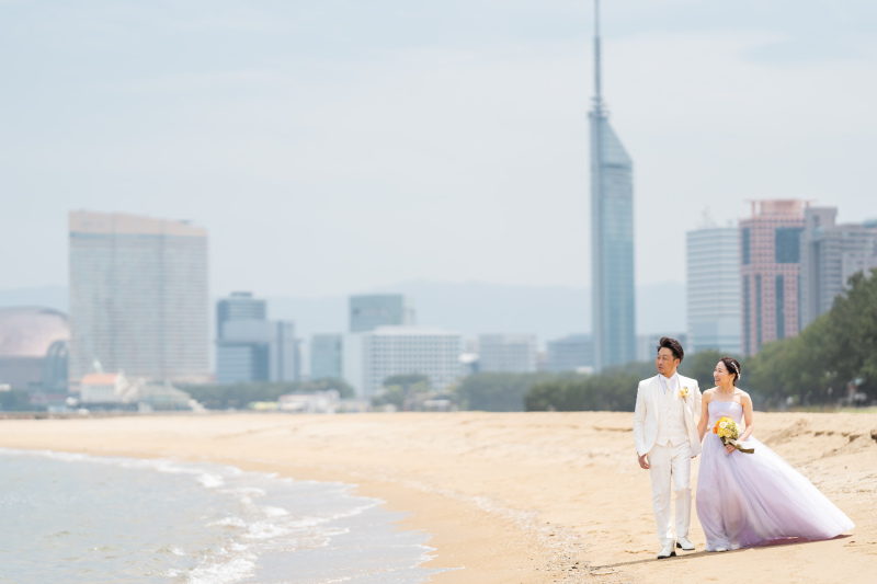 ビーチに出て歩きながら自然なショットを！