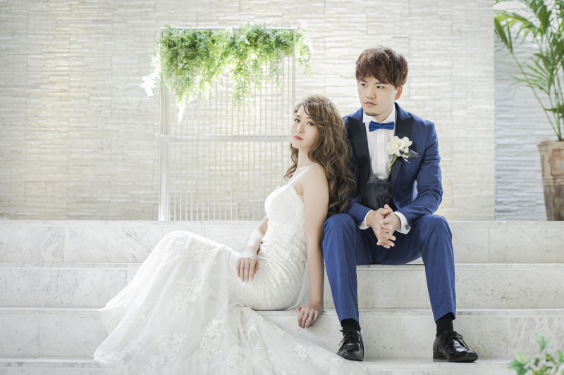 光が差し込むチャペルで