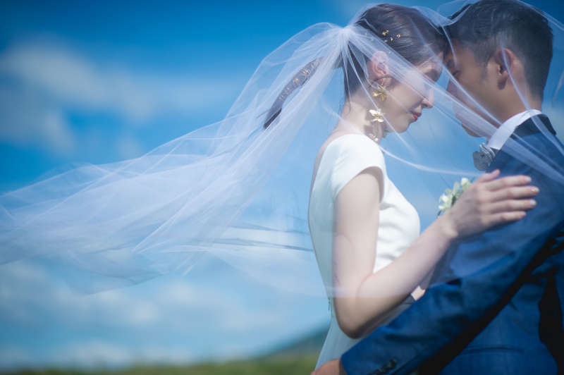 ベールに包まれて