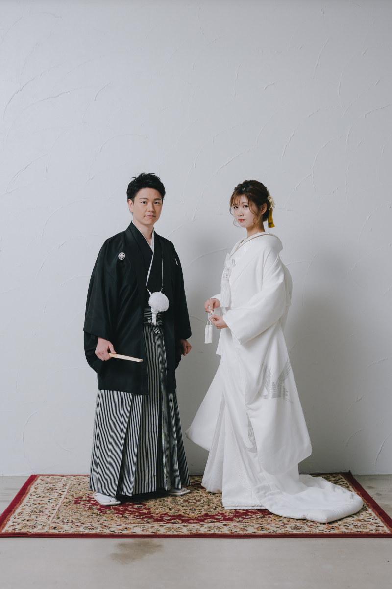 まずはカッチリと。