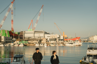 港町で私服撮影