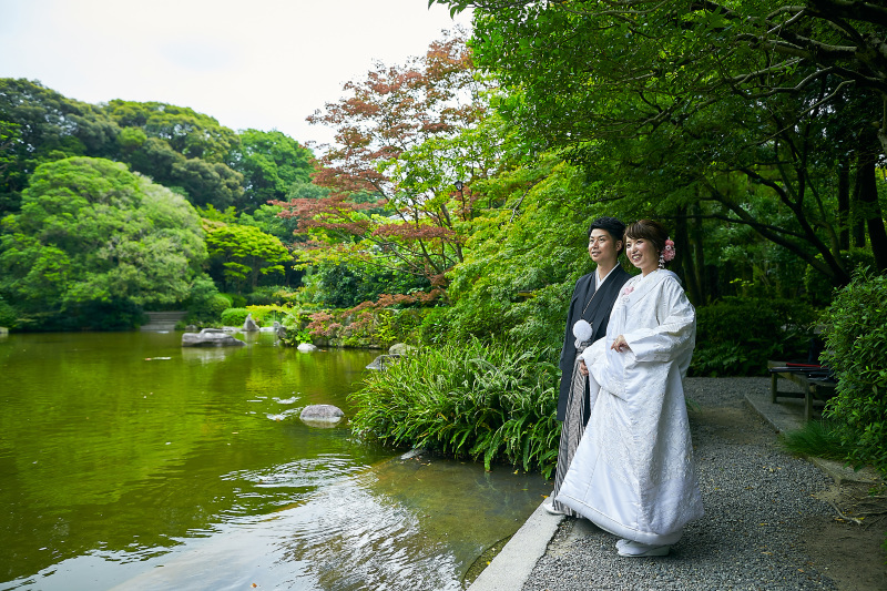 広々とした庭園で