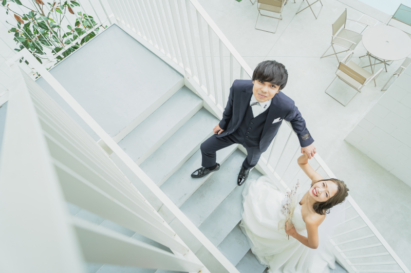 階段の上からお二人の自然な表情を！