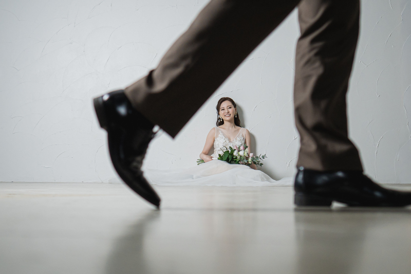 すきまから覗き見