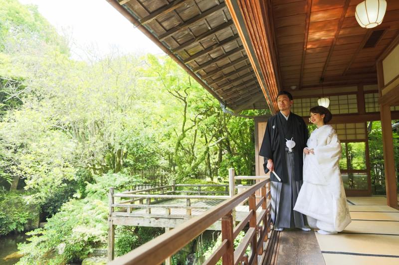和装姿にぴったりの奥ゆかしい純日本式庭園