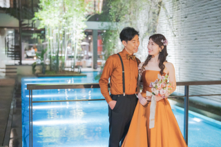 「落ち着いた夜の雰囲気。やわらかな光。」