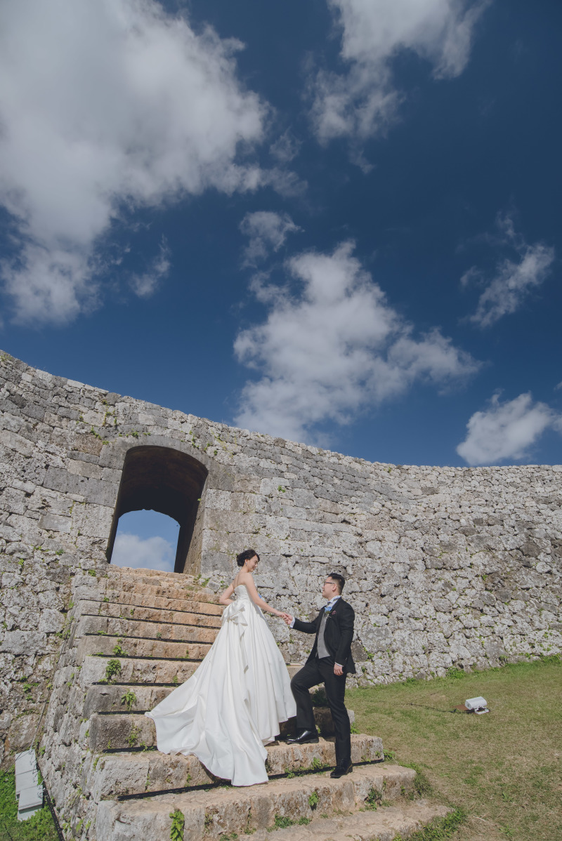 立派な石門と階段