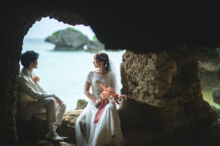 ザネー浜の洞窟