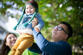 沖縄旅行での家族との幸せなひととき