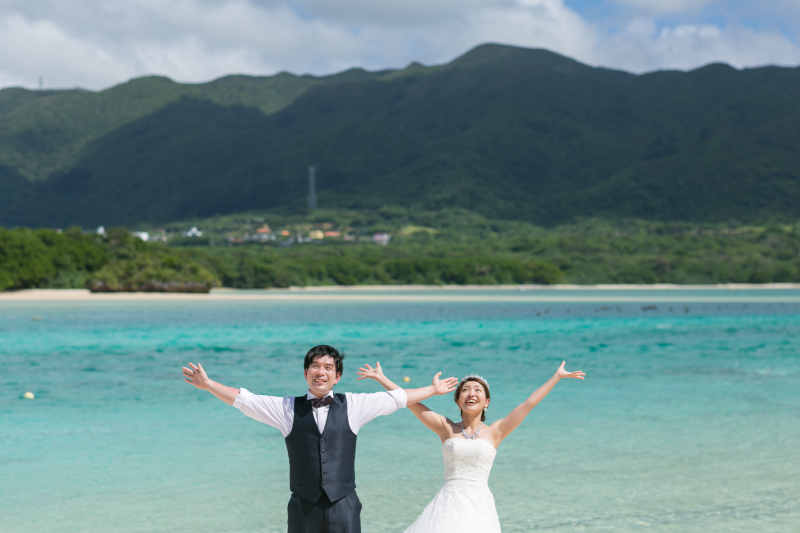 青い海と