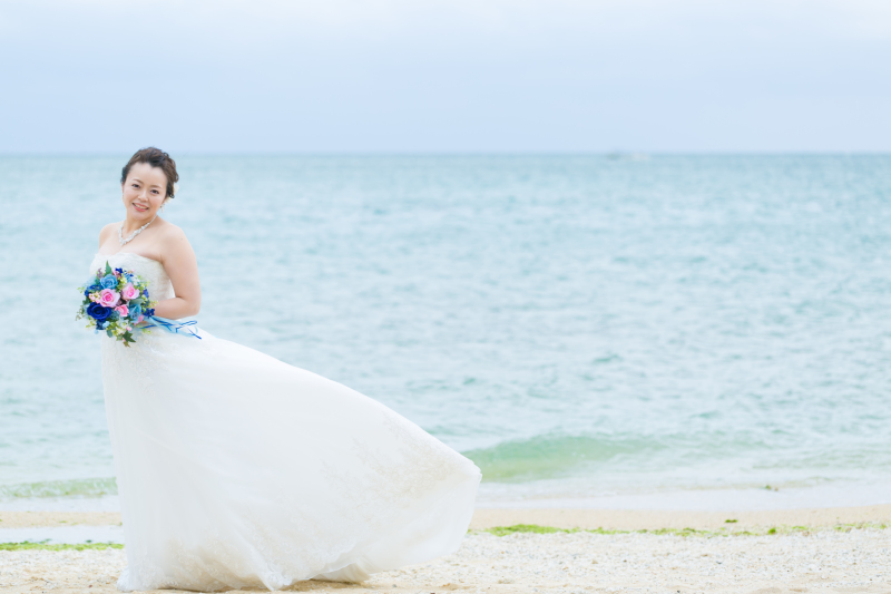 純白のドレス姿