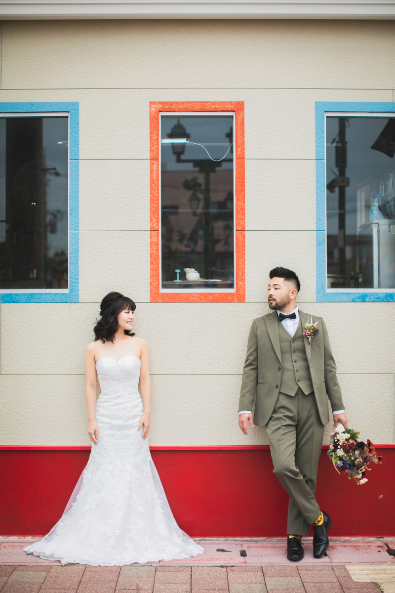 カラフルな窓枠