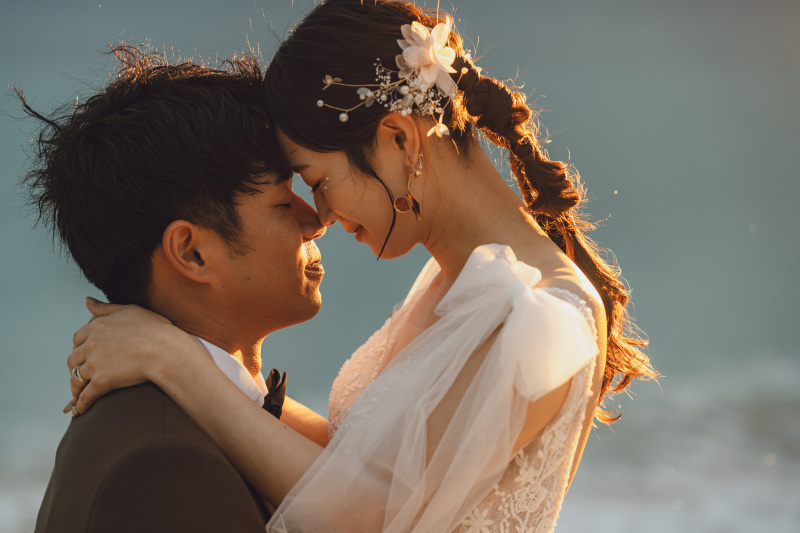 そっと重なる、ふたりの温もり