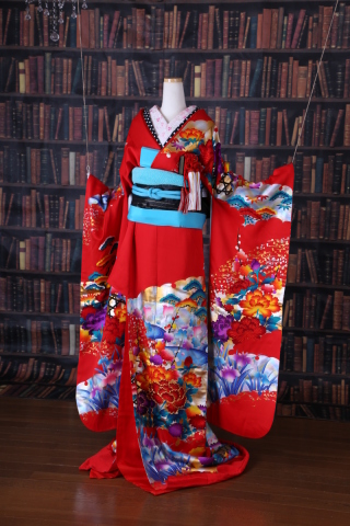 華やか赤の引振袖