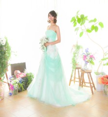 アイスグリーンのAラインドレス