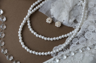 【アクセサリー】２連パールのネックレス＆ボールイヤリング