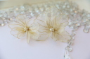 【ヘッドアクセサリー】ホワイトゴールドのアメリカンフラワー