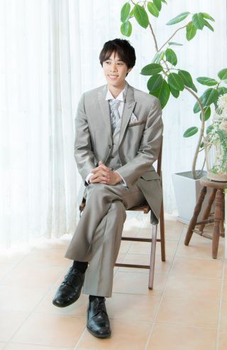 シャンパングレーのタキシード