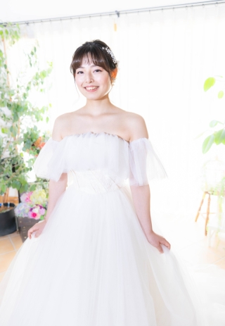 胸元のふわふわチュールがかわいいドレス♪