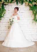 オフショルダーとリボンがかわいいスリムAラインドレス