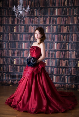 ワインレッドのシックなAラインドレス