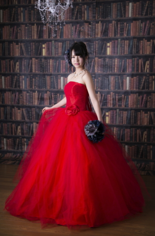バレリーナみたいなチュールのプリンセス赤ドレス