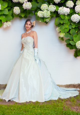 グリーングラデーションのロイヤルドレス