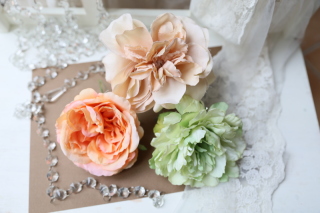 【ヘッドフラワー】ニュアンスカラーの大きめバラ