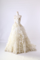 キラキラのゴージャスプリンセスラインドレス