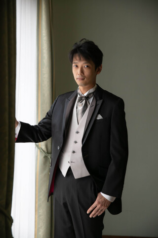 ブラックタキシード（ピンクストライプ）