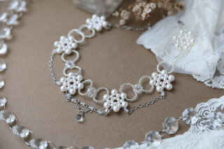 【アクセサリー】フラワーモチーフのパールネックレス