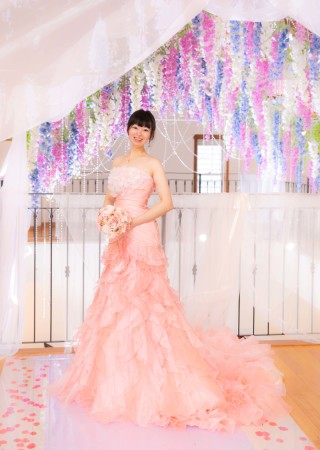 サーモンピンクのマーメイドドレス