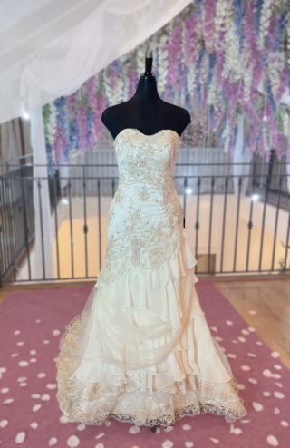 ビーズとレースが華やかなソフトマーメイドドレス♪