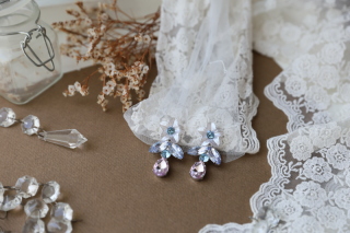 【アクセサリー】ピンクとブルーのキラキラお花イヤリング