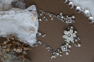 【アクセサリー】ホワイトフラワーのネックレス＆イヤリング
