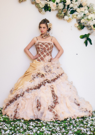 ブラウン×ベージュのタータンチェックドレス