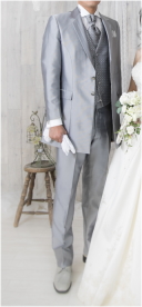 シルバーグレーのタキシード