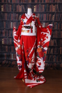 レトロアンティークな赤の引振袖