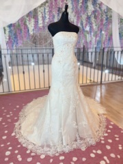 ビーズと裾のレースのデザインが美しいマーメイドドレス♪